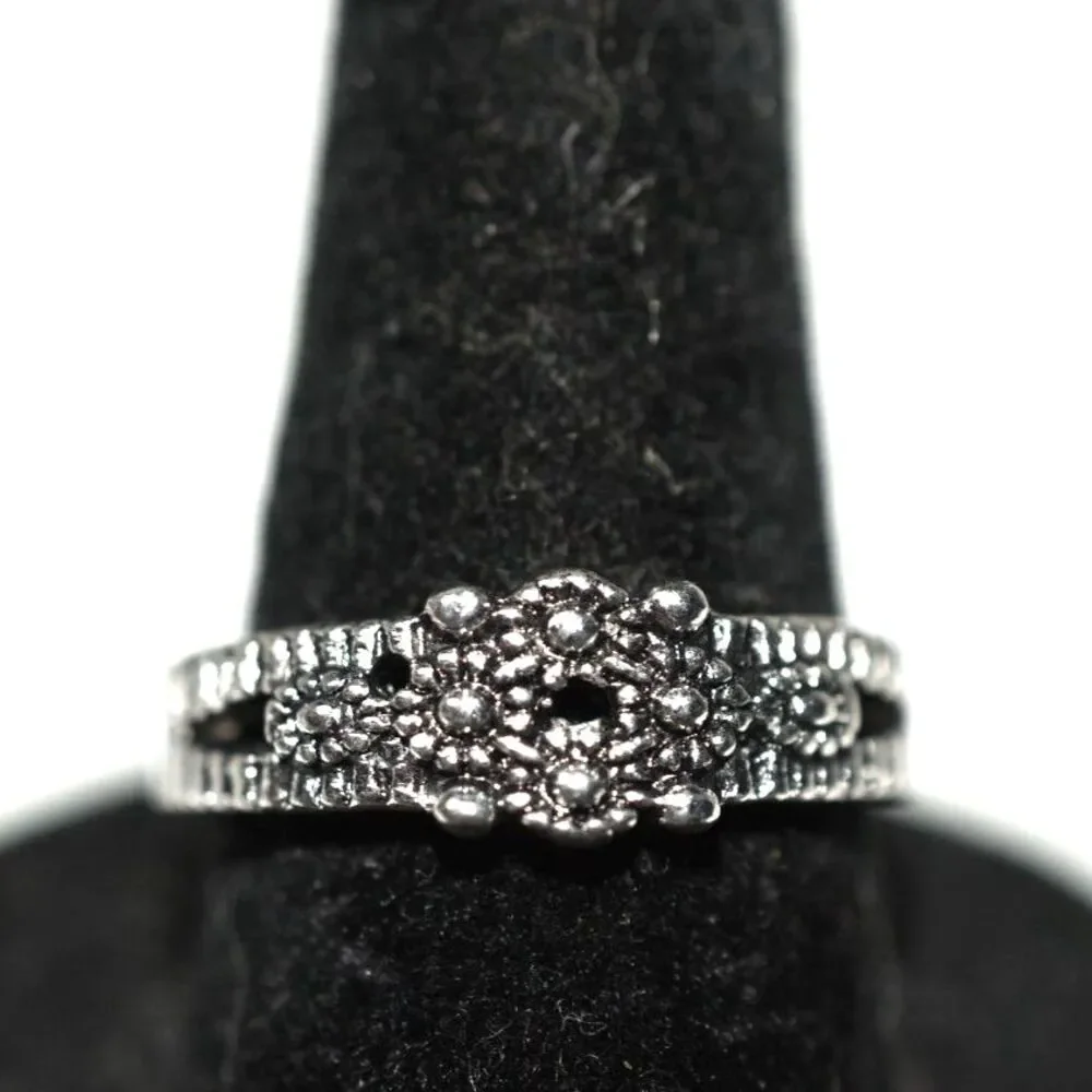 NWOT Bali Style Silver Tone Metal Size 7 Unisex Trendy Fashion Rng